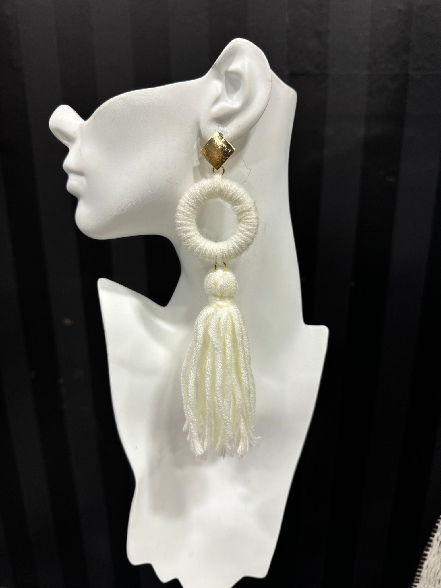 Super lightweight fluffy yarn tassel earring - Trufacebygrace
