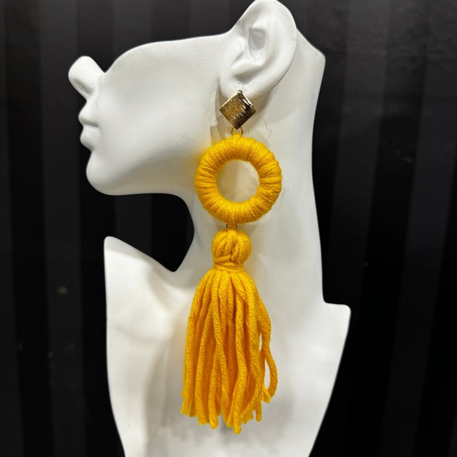 Super lightweight fluffy yarn tassel earring - Trufacebygrace