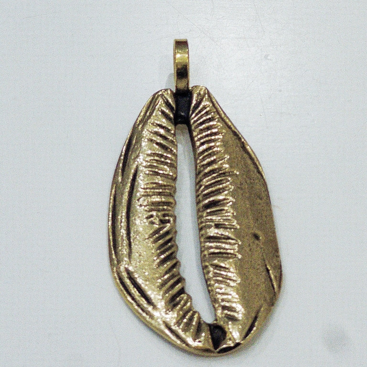 Supersized Cowry Pendant - Trufacebygrace