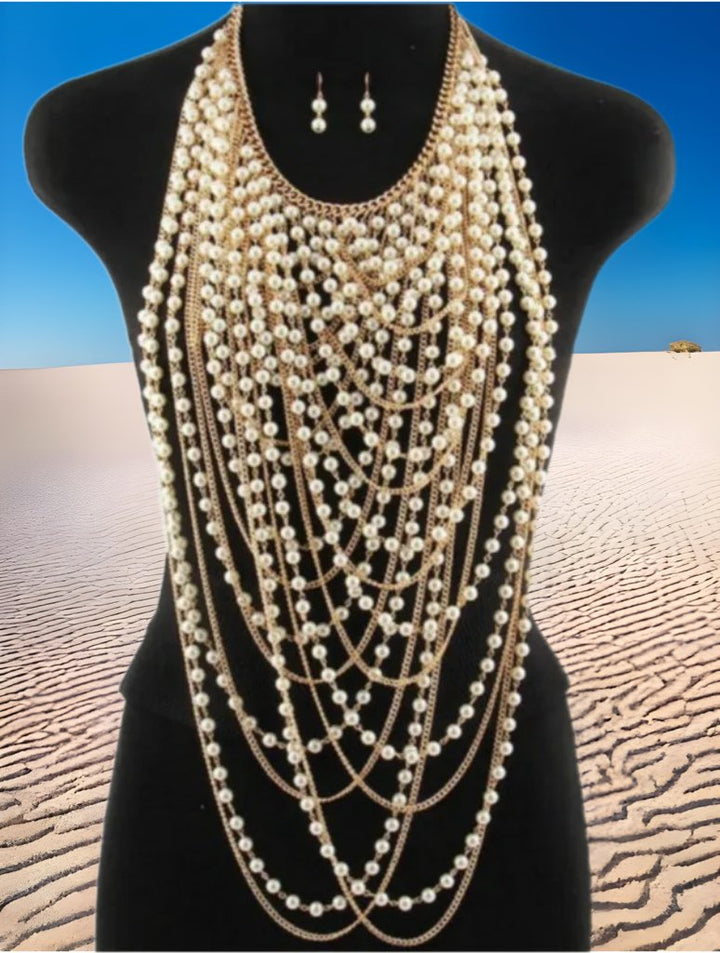 The Emperor’s Wife statement Pearl necklace - Trufacebygrace