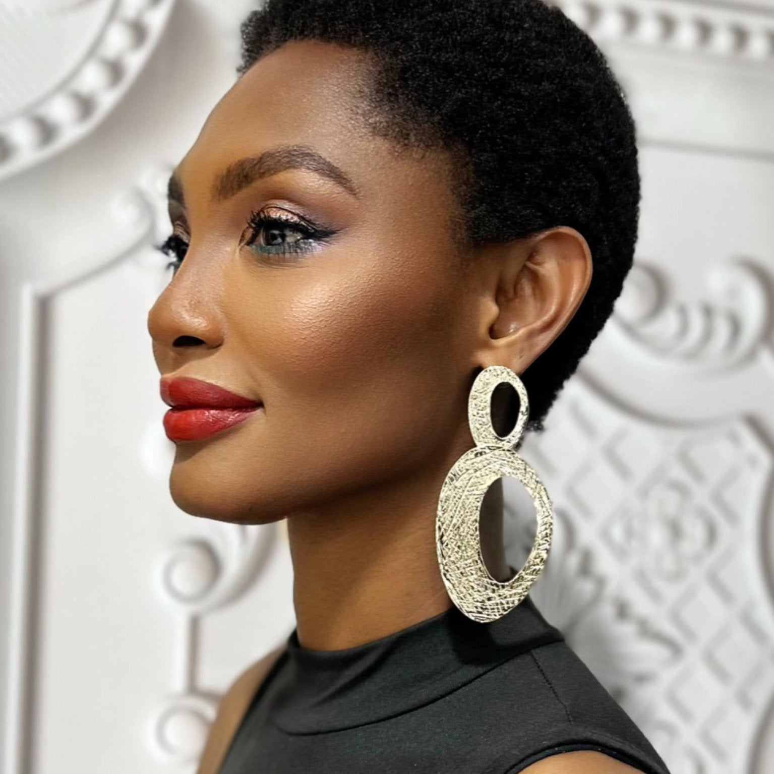 Twiga Textured Oval Drop Earrings - Trufacebygrace