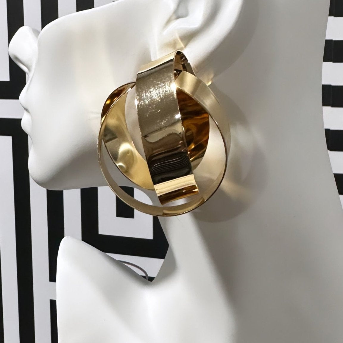TwistBold Stud Earrings - Trufacebygrace