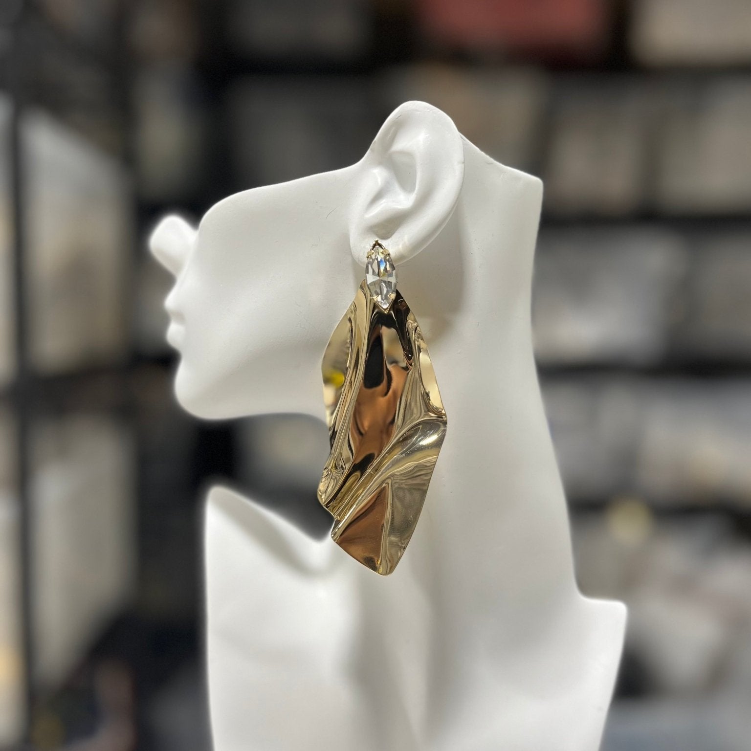 Wavy Drift Abstract Earring - Trufacebygrace