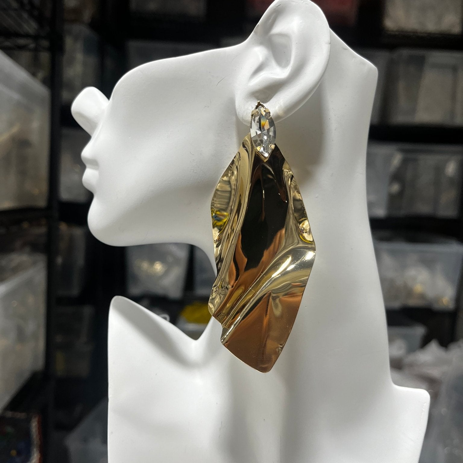 Wavy Drift Abstract Earring - Trufacebygrace