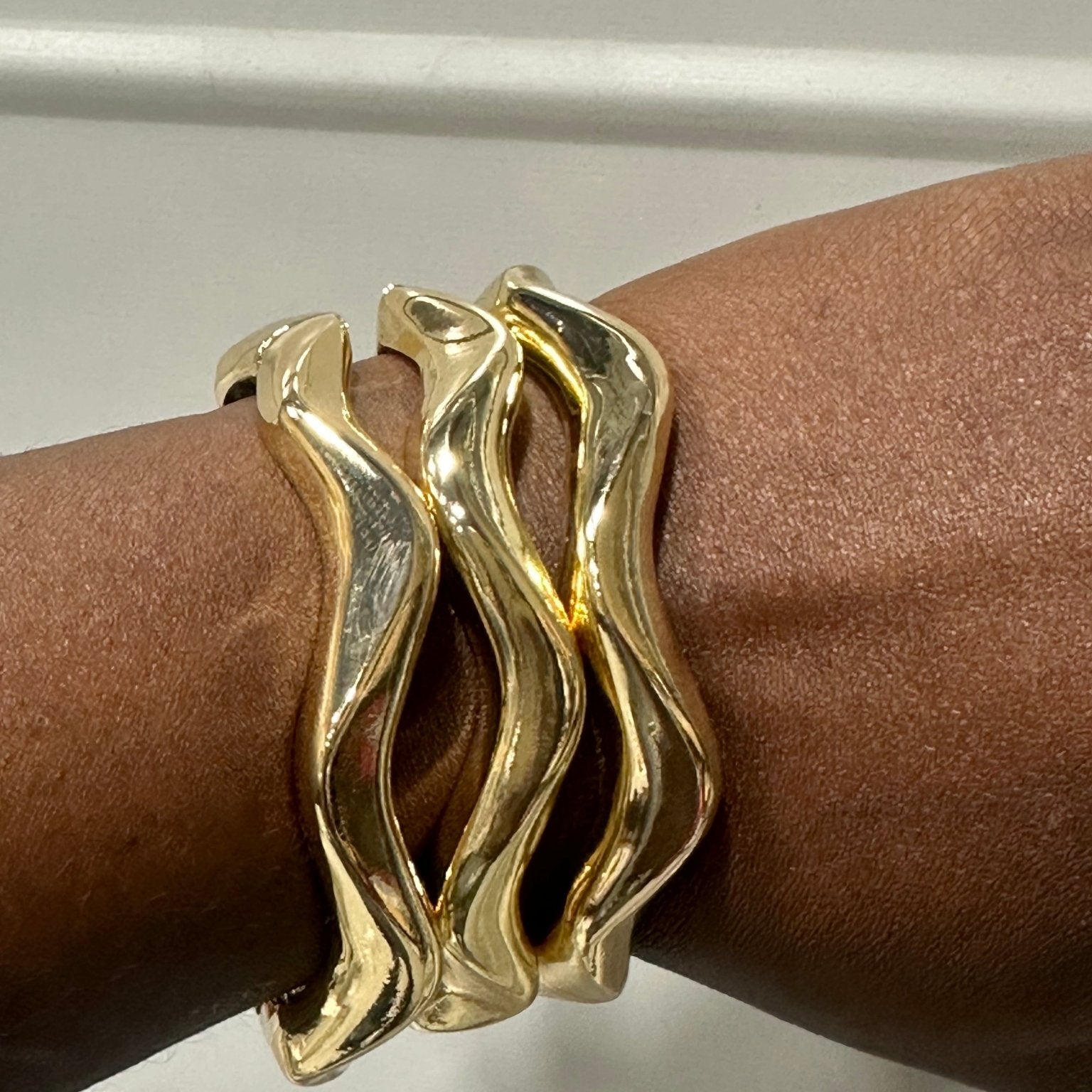 Wavy lightweight Bangles set - Trufacebygrace