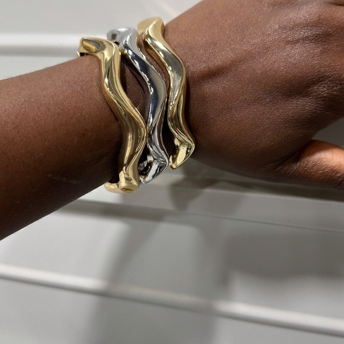 Wavy lightweight Bangles set - Trufacebygrace