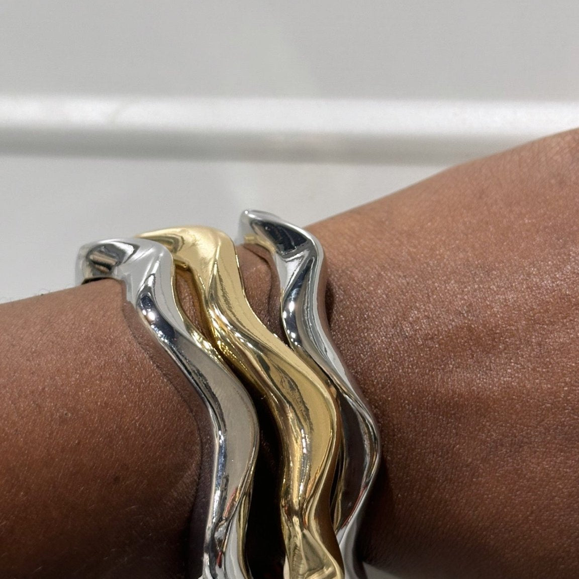 Wavy lightweight Bangles set - Trufacebygrace