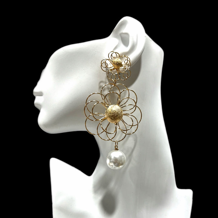 Esi Metal Flower with Pearl Earrings