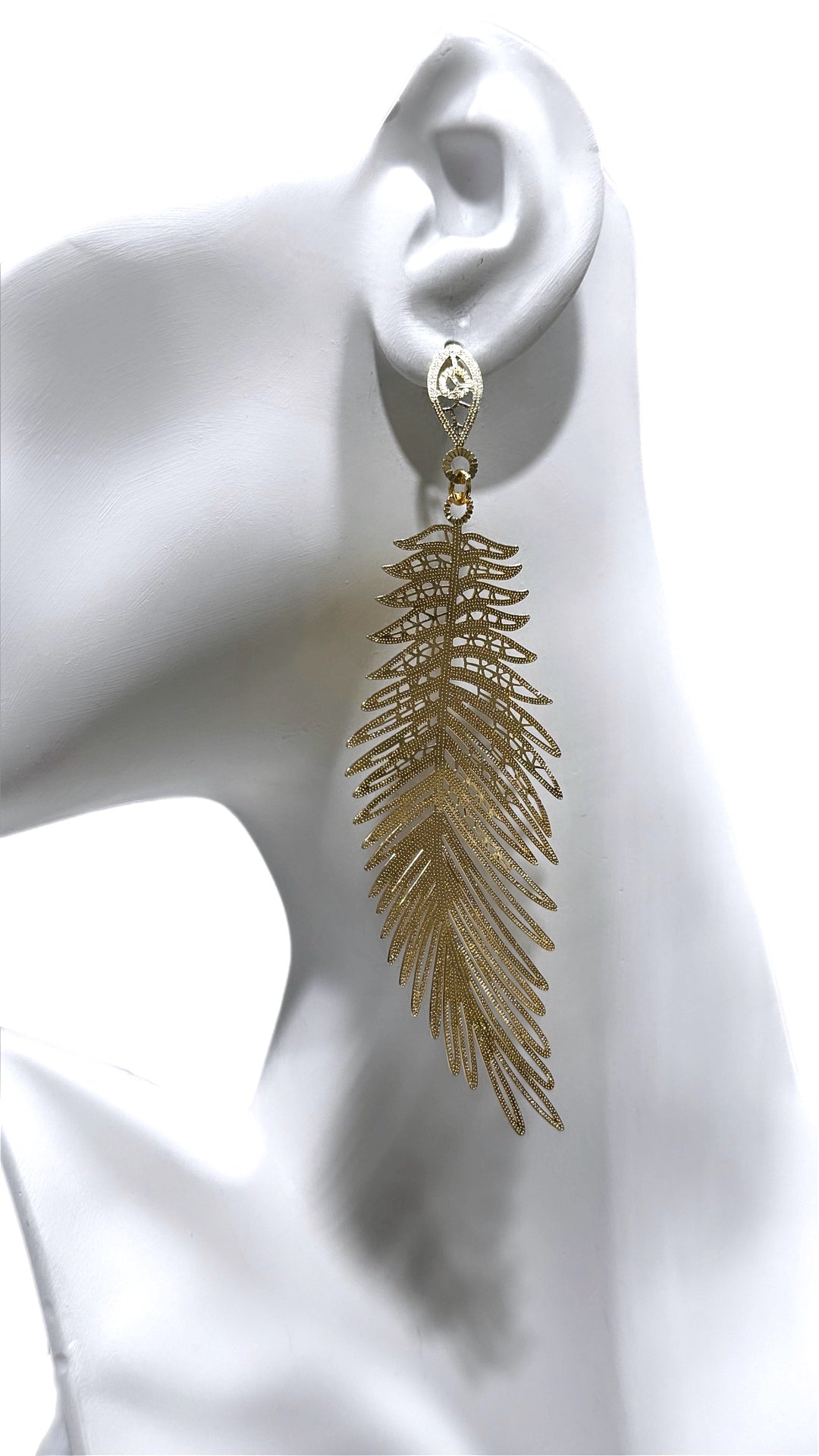 Sample : Super lightweight leaf earrings