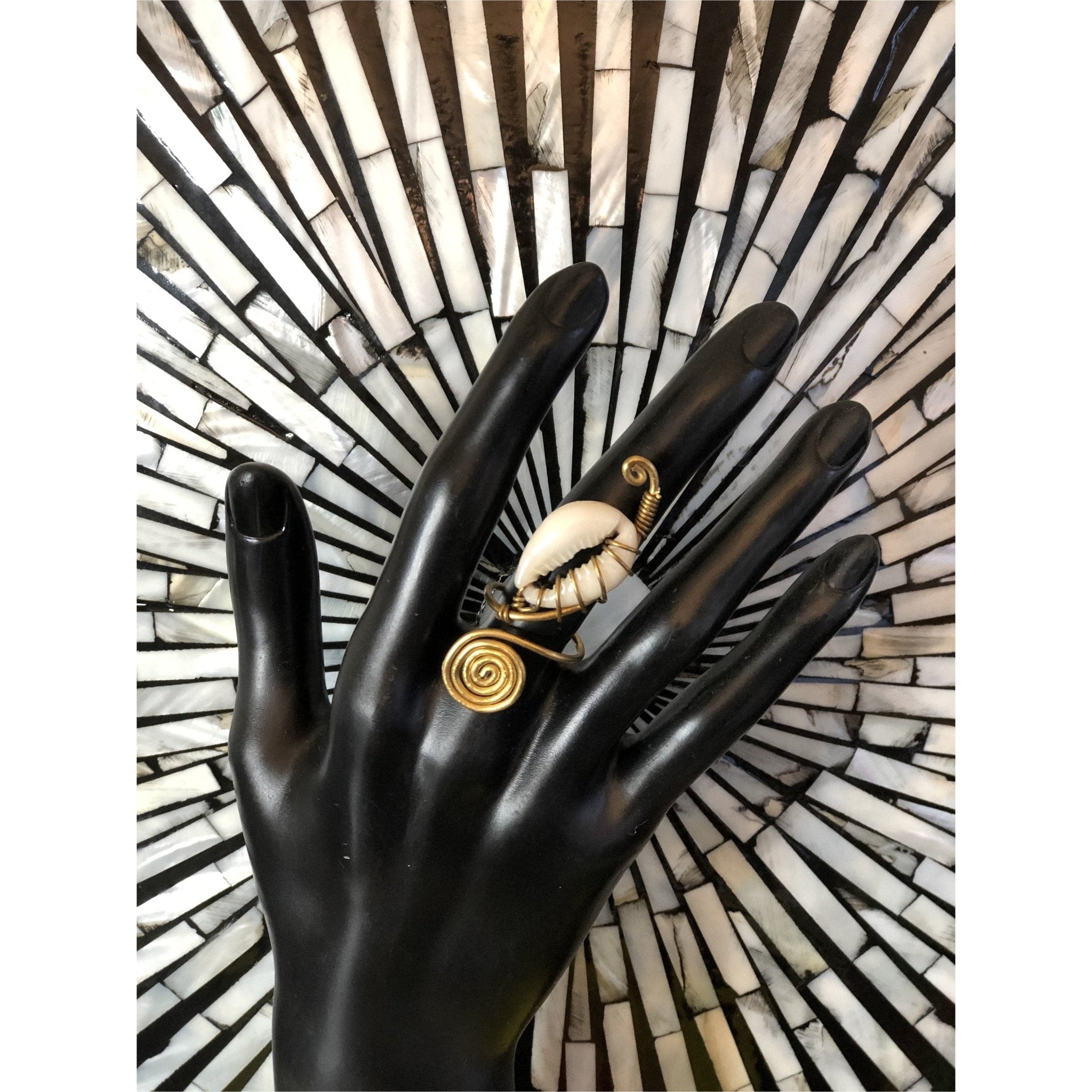 Adjustable Cowrie Shell Rings - Trufacebygrace