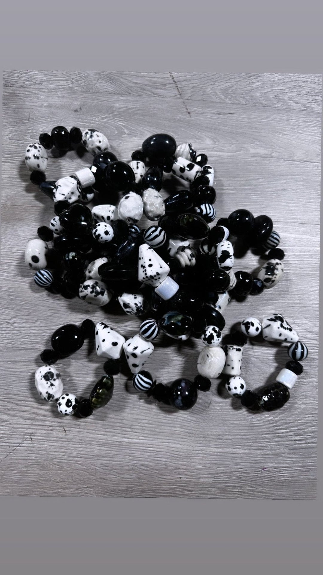 Black/White Oversized Glass Beads Bracelet - Trufacebygrace