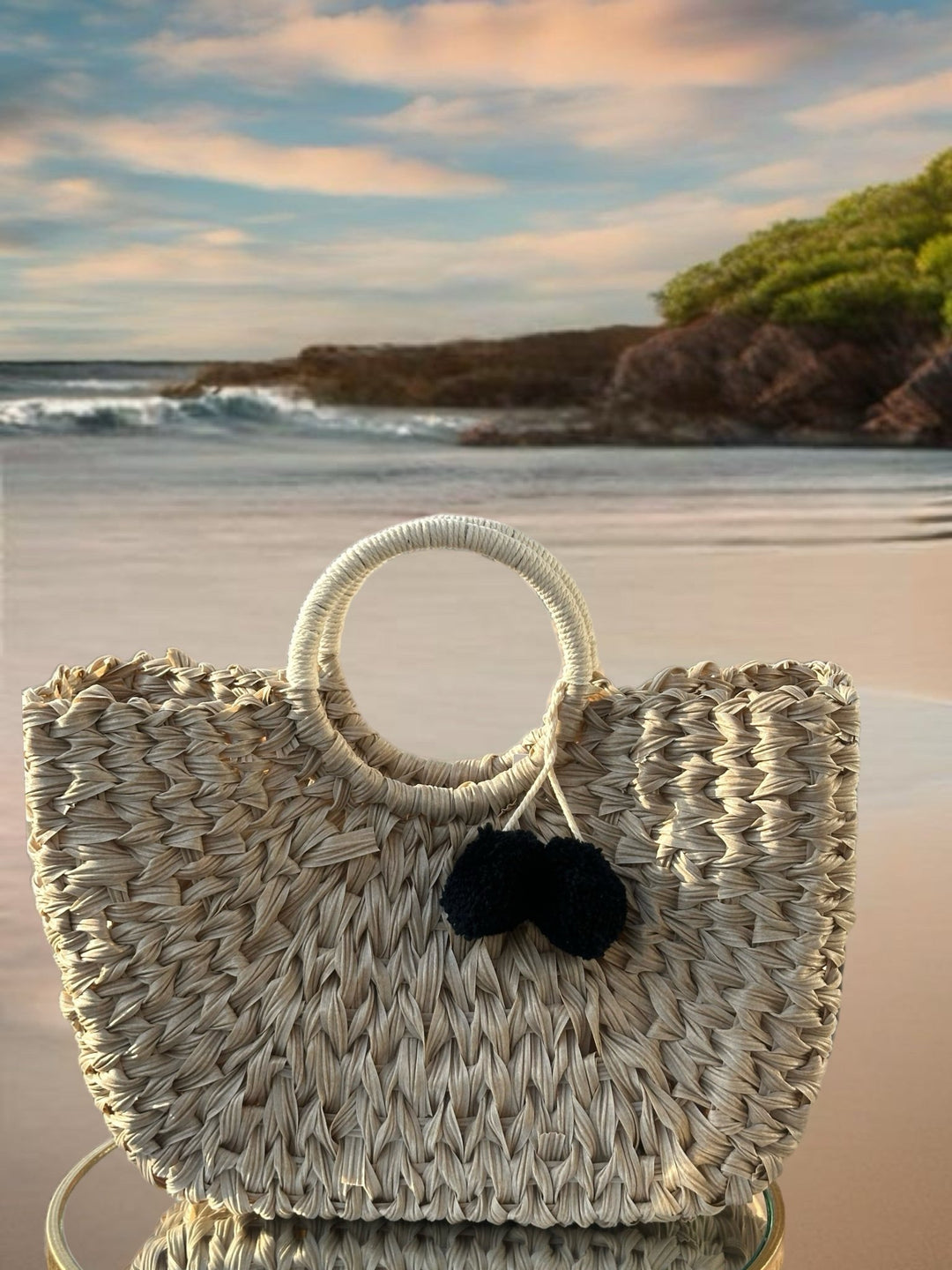 Cowry White Woven Beach Bags - Trufacebygrace