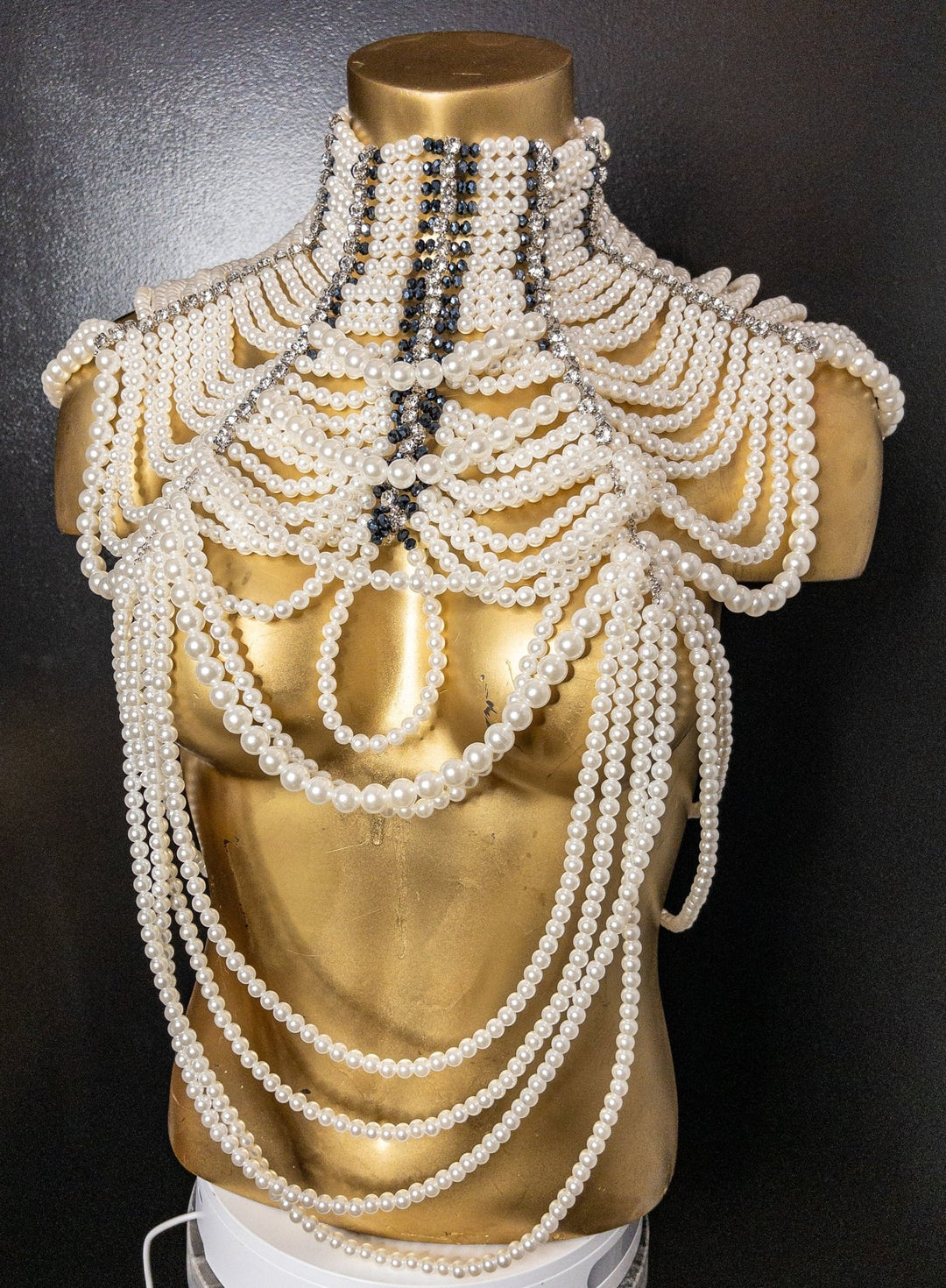 Empress Zaire Pearl and Rhinestone Necklace - Trufacebygrace