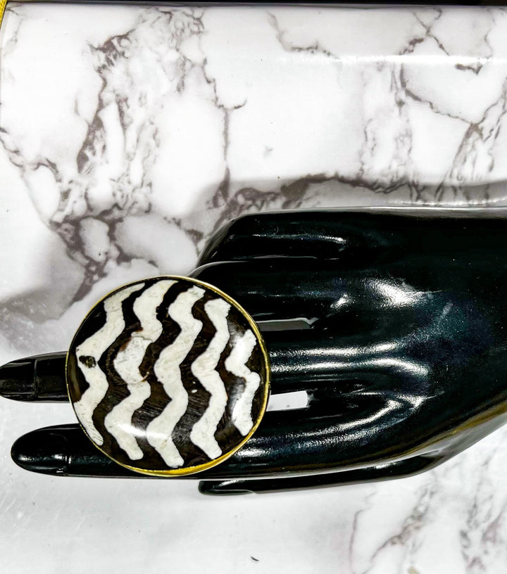 Est Noir/Blanc Batik Statement Rings - Trufacebygrace