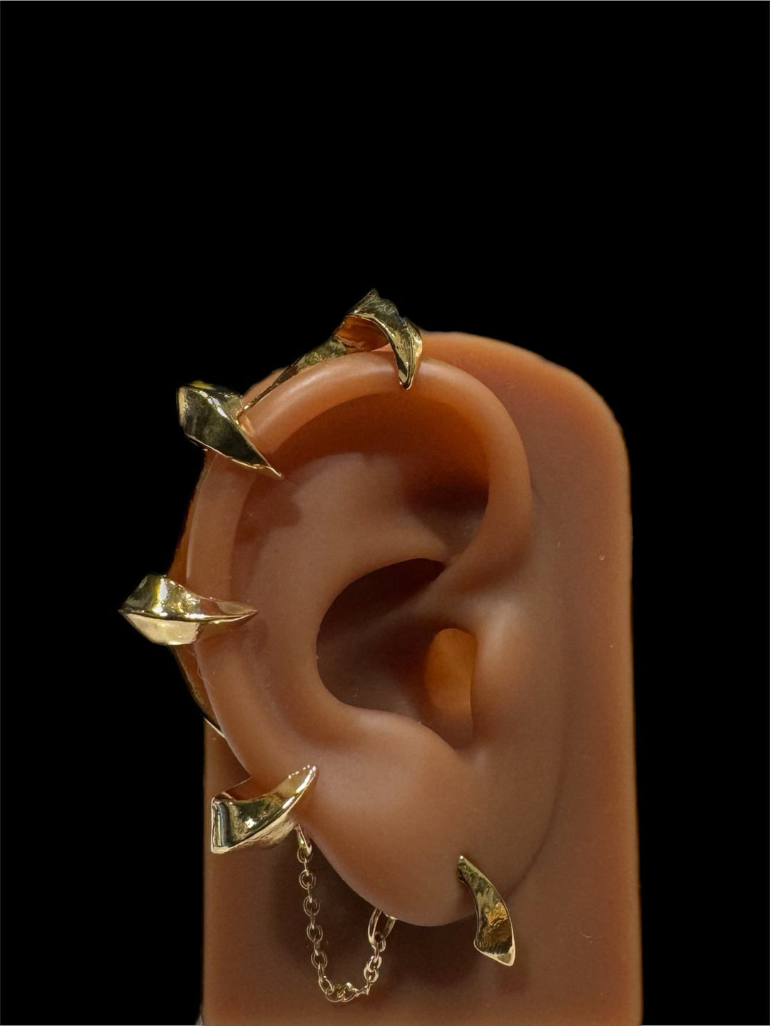 Fang Accent Ear Cuff - Trufacebygrace