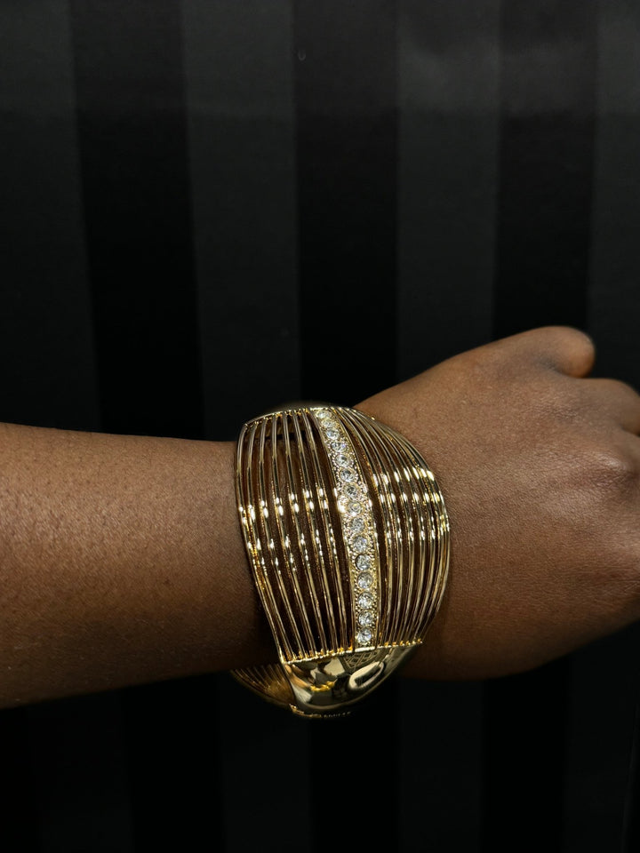 Lined Metal Chunky Bracelet - Trufacebygrace