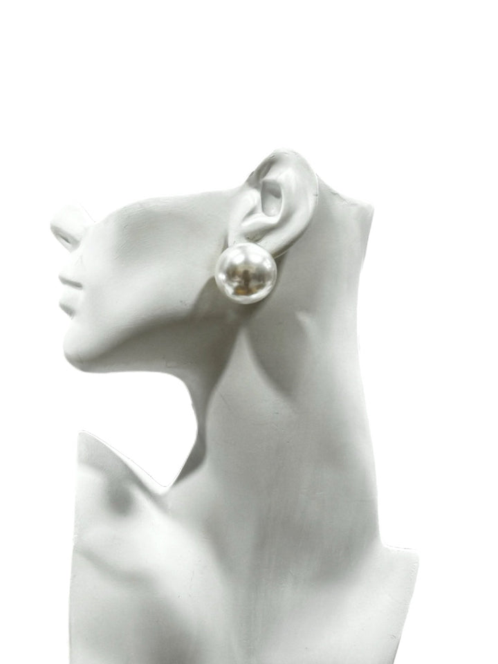 Matte Pearl Stud Earrings - Trufacebygrace