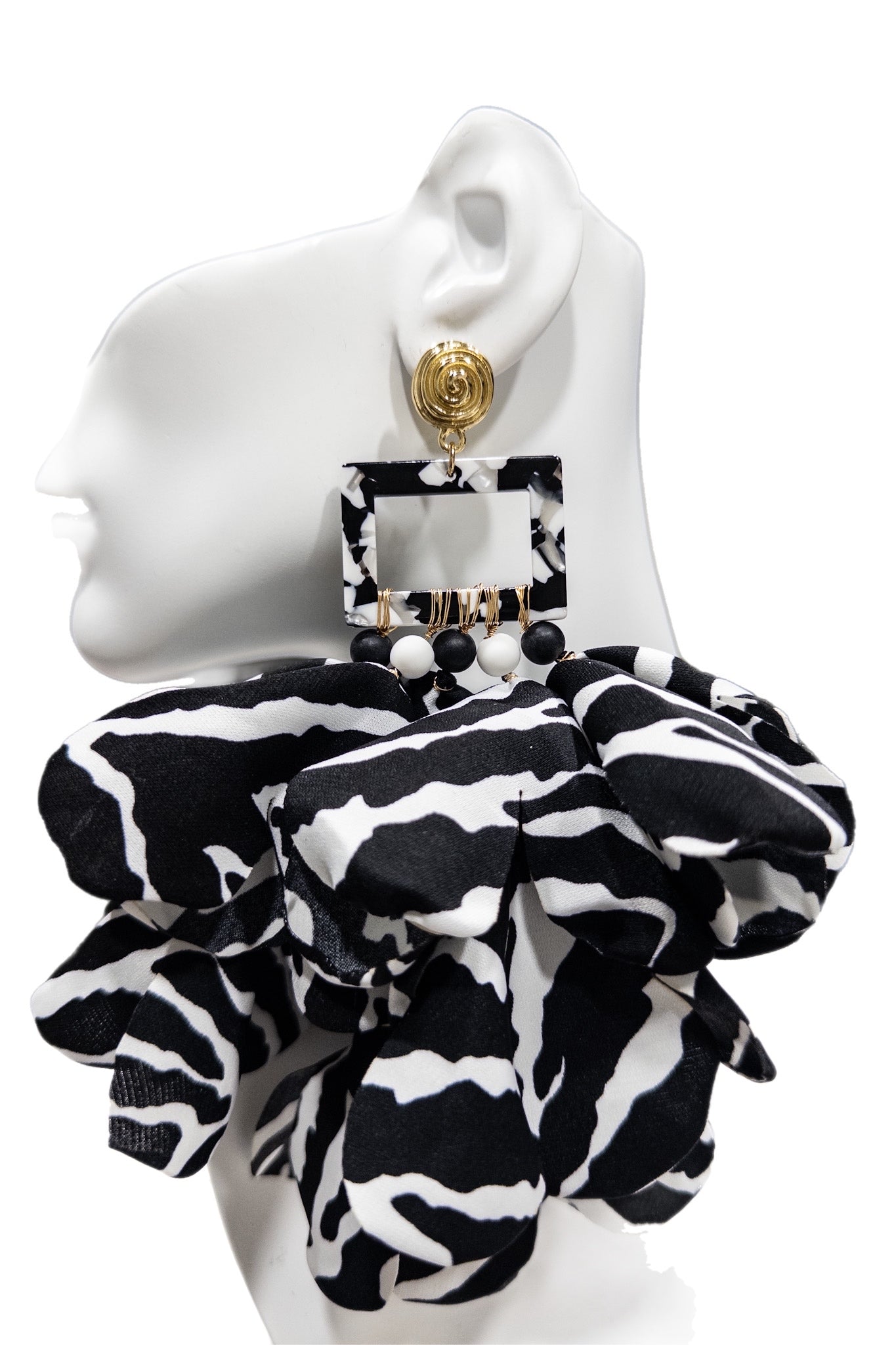 Nonso Square top flower petal earrings - Trufacebygrace