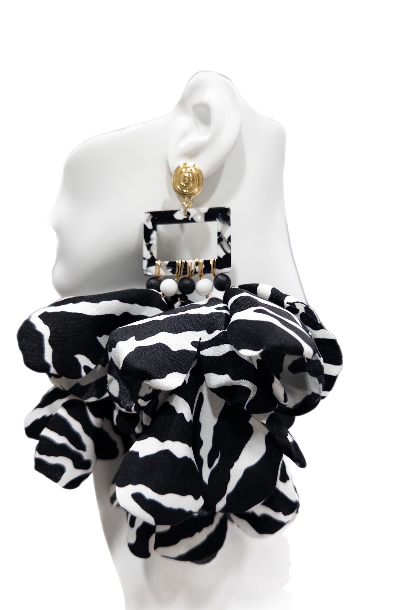 Nonso Square top flower petal earrings - Trufacebygrace