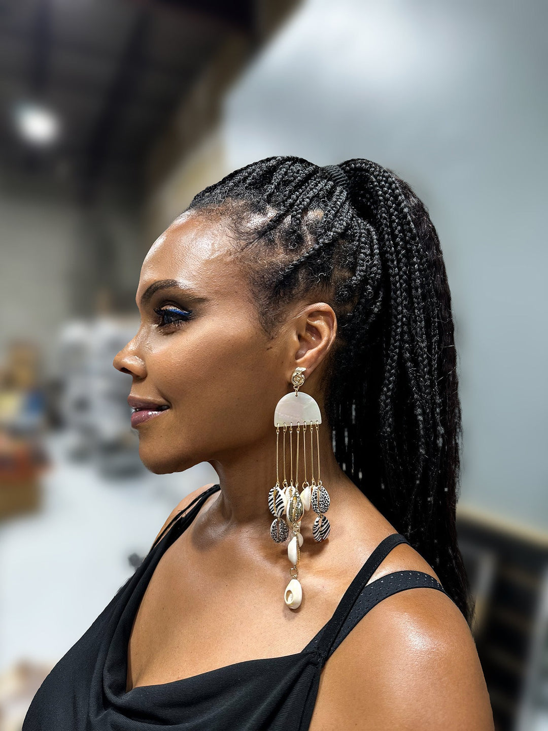 Ombrello Cowrie Shell Dangling Earrings - Trufacebygrace