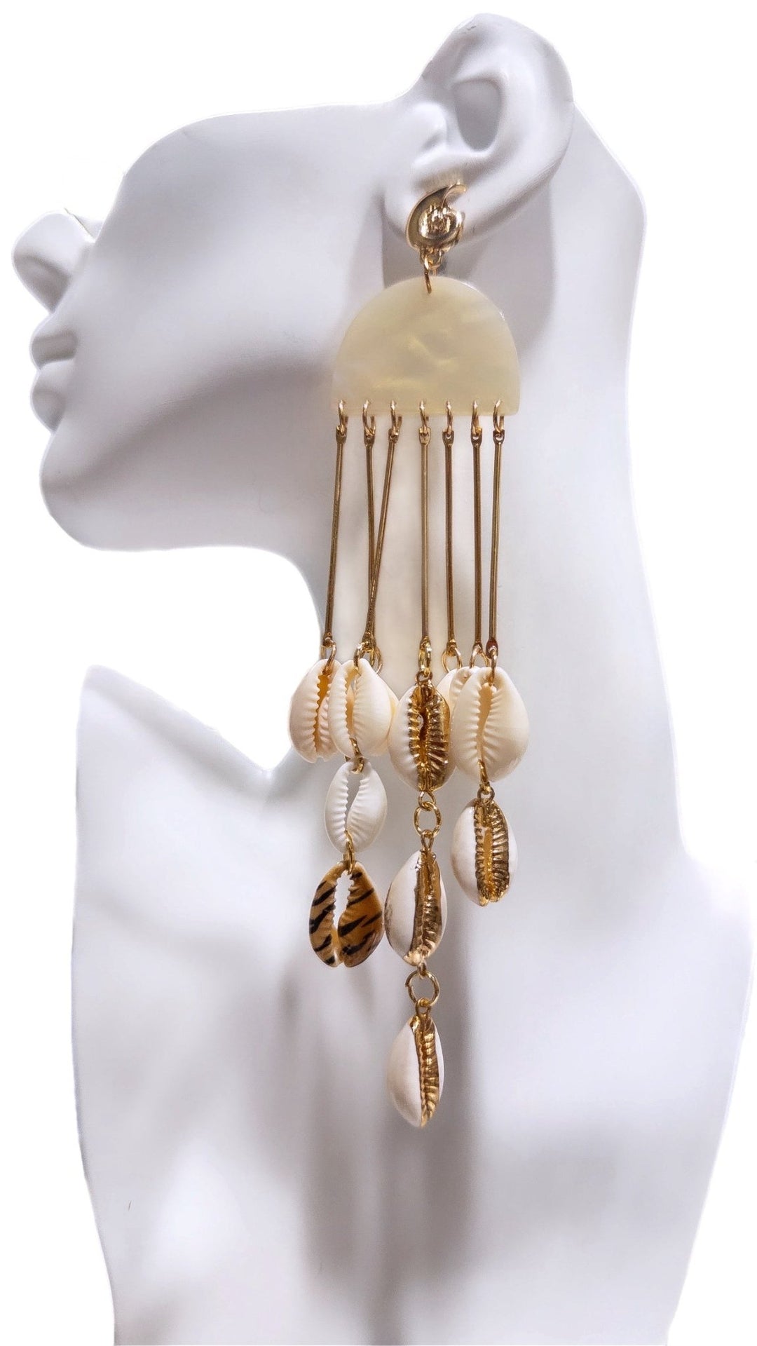 Ombrello Cowrie Shell Dangling Earrings - Trufacebygrace