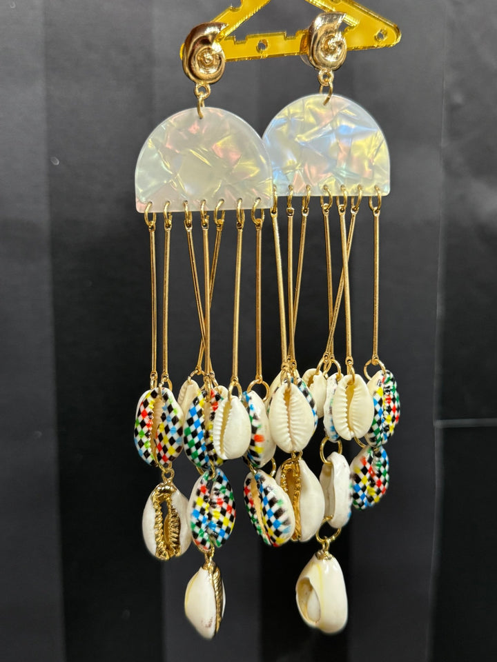 Ombrello Cowrie Shell Dangling Earrings - Trufacebygrace