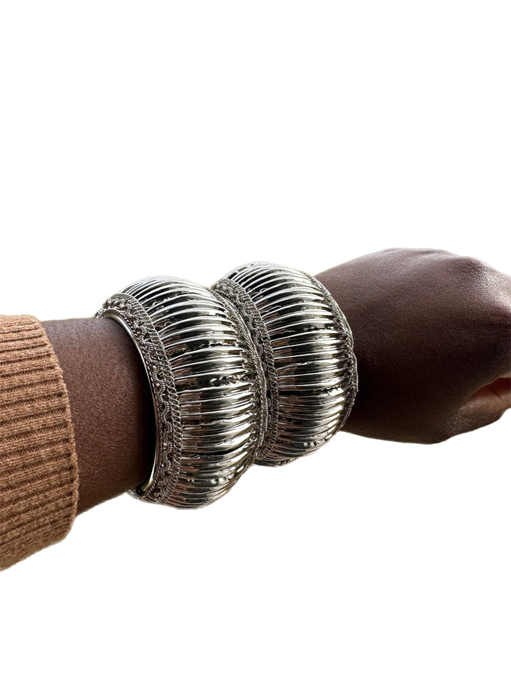 Orema vintage Bangle / bracelet - Trufacebygrace