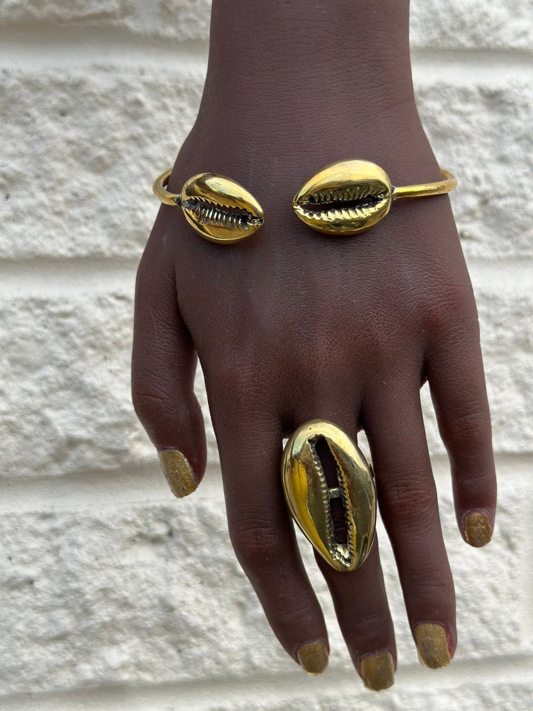 Oversize Gold Cowrie Shell Ring - Trufacebygrace