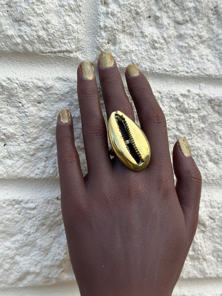 Oversize Gold Cowrie Shell Ring - Trufacebygrace