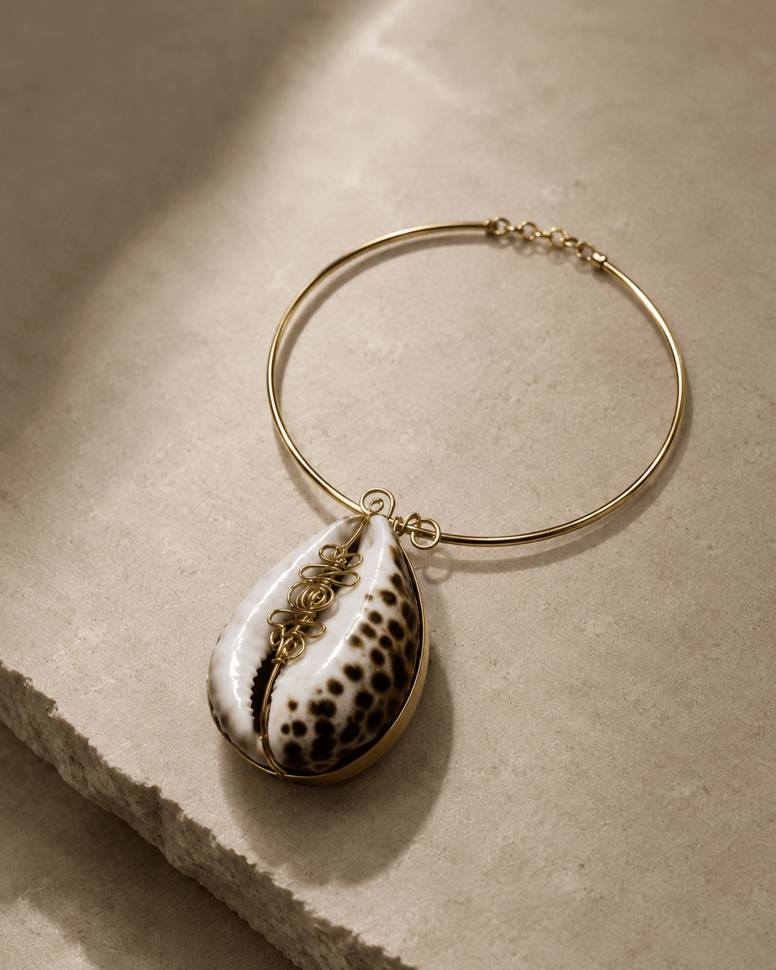 Oversized Cowry Ne Brass Wire Necklace - Trufacebygrace
