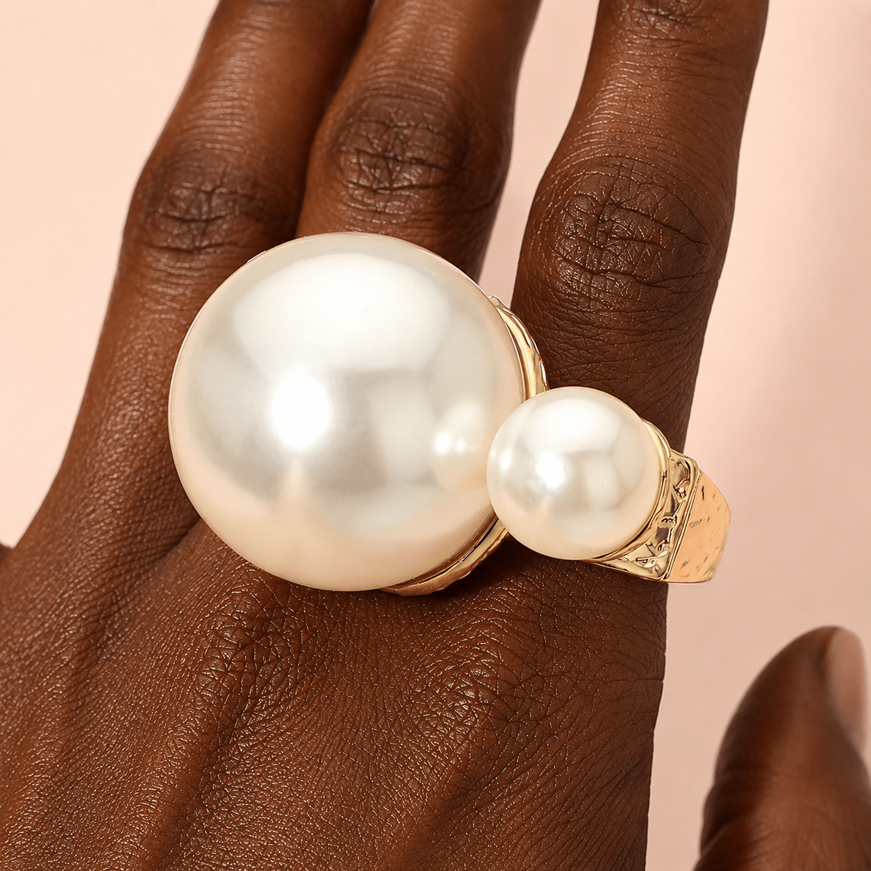 Oversized Pearl Orbit Stretch Ring - Trufacebygrace