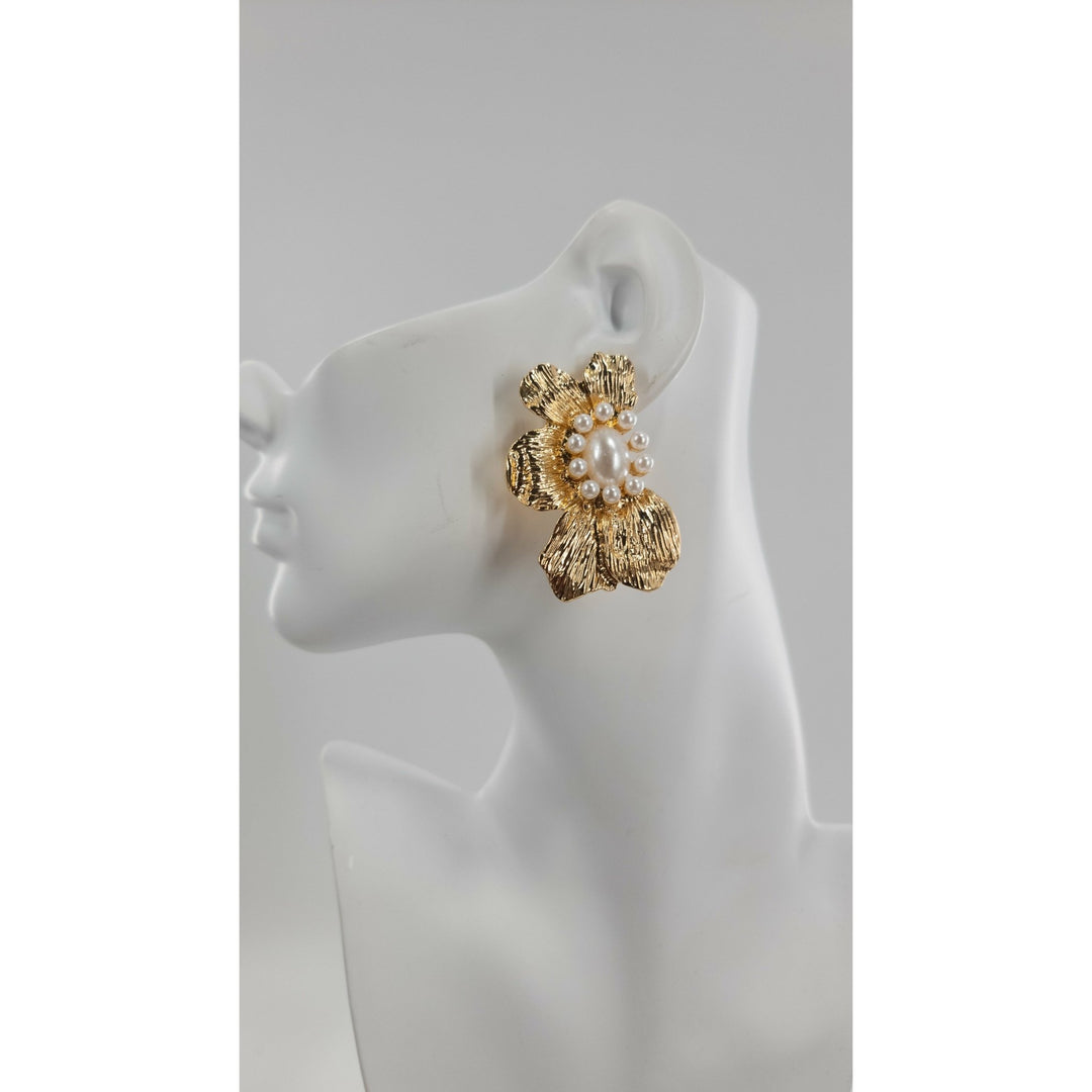 Roquois Statement studs Earrings - Trufacebygrace