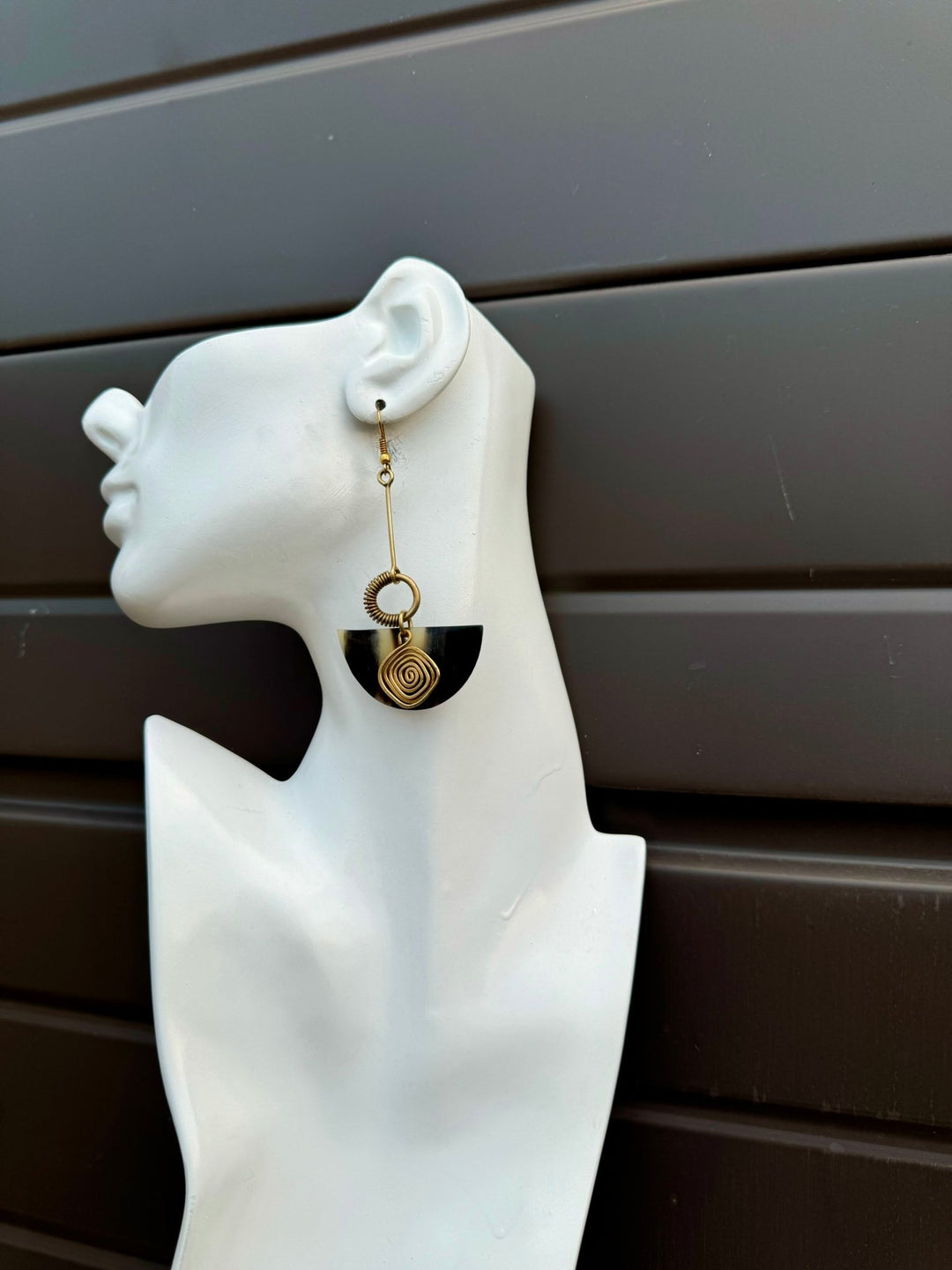 Safi Horn & Brass Dangle Earrings - Trufacebygrace