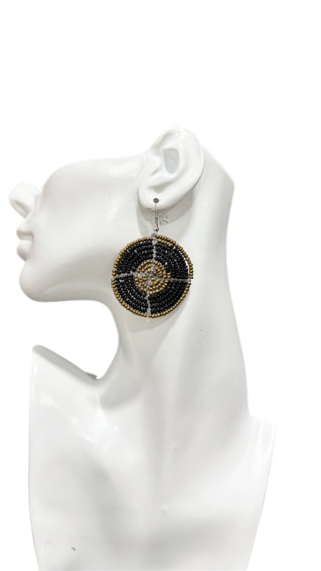 Sample : Black / Gold Circle Beaded Earrings - Trufacebygrace