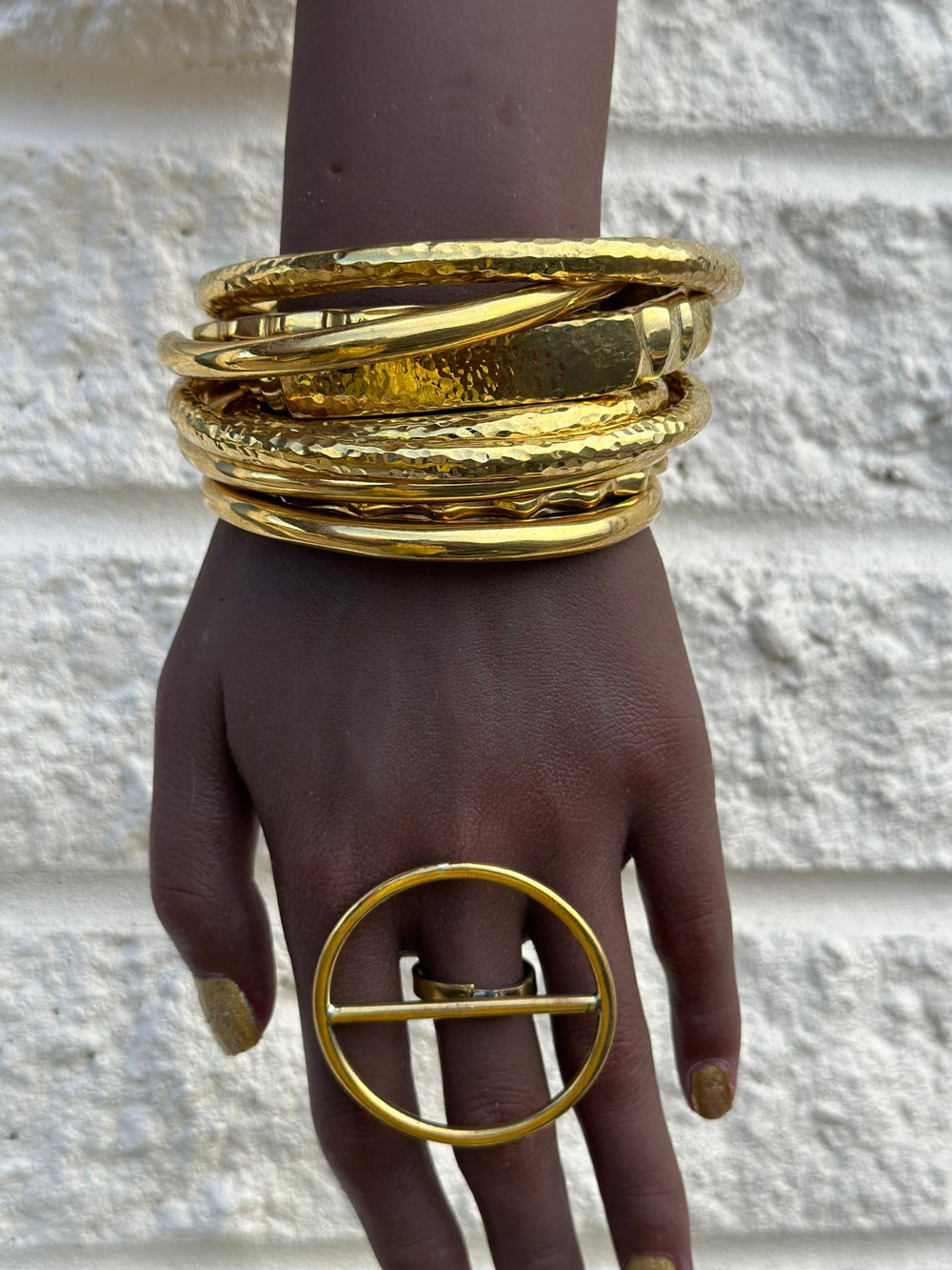 Sample : Circle Crossed Brass Ring - Trufacebygrace