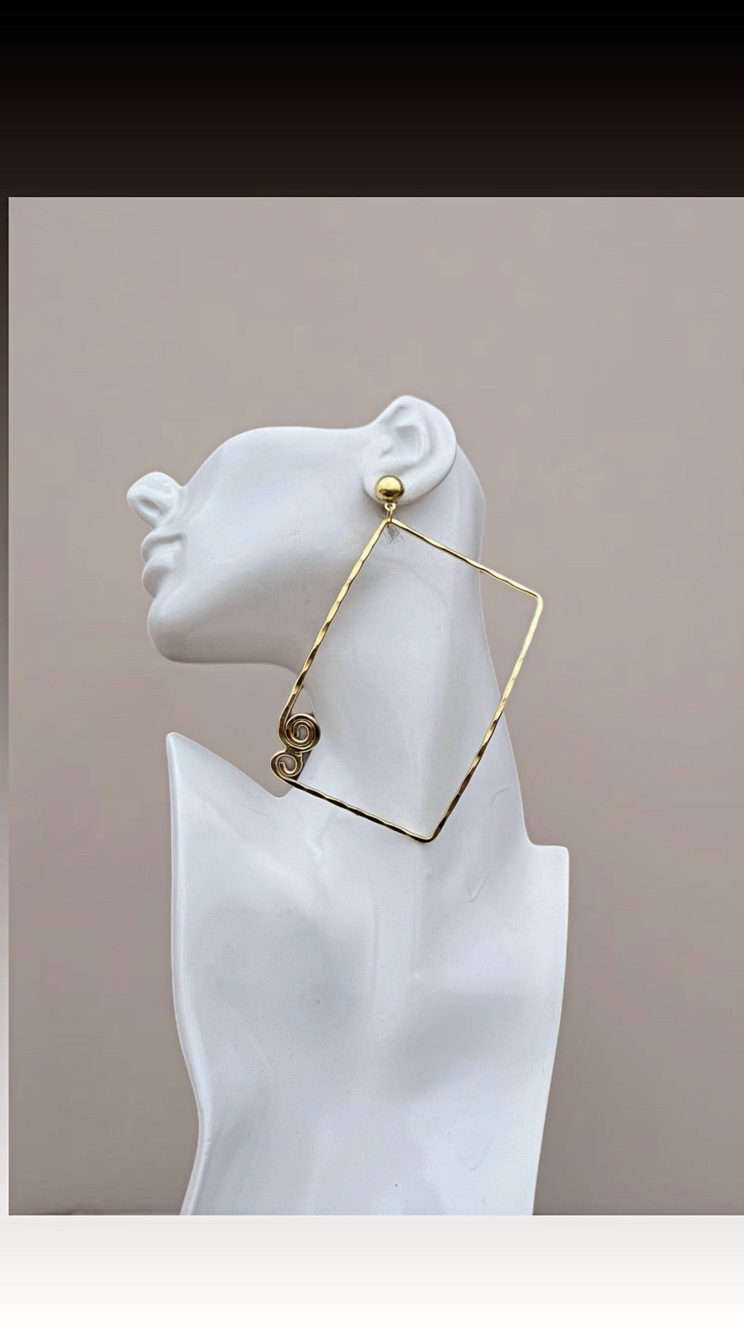 Sample: Kito Square Earrings - Trufacebygrace