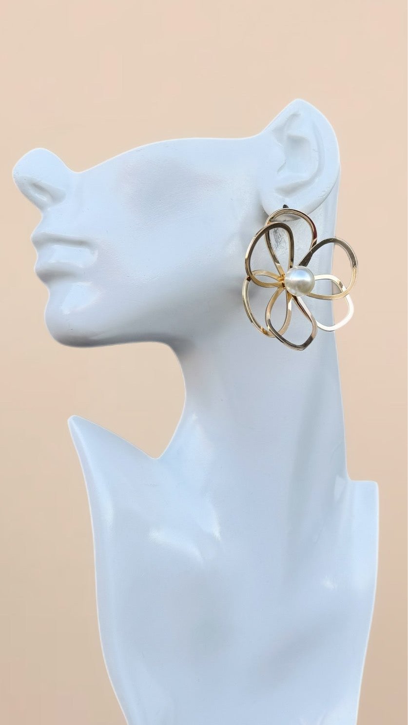 Sample: Pearl Blossom Earring - Trufacebygrace