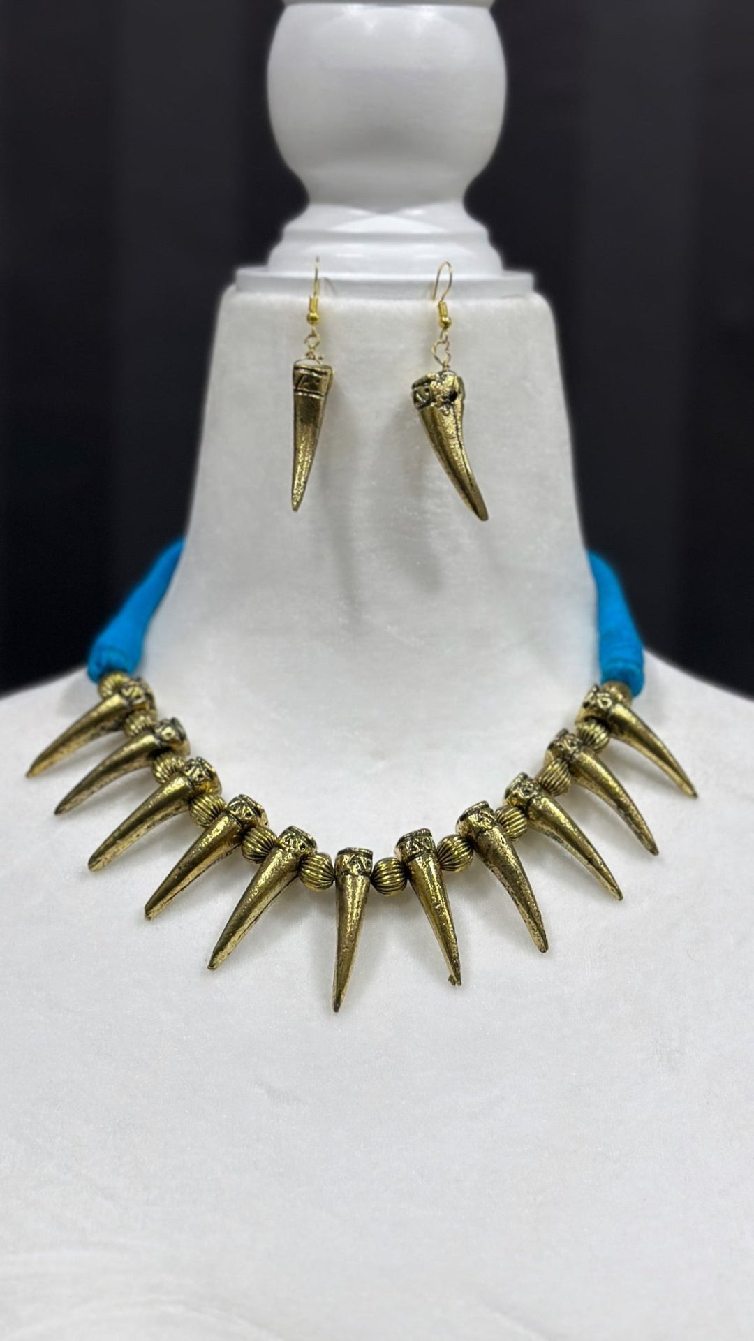 Sample : Vintage Gold Spike Necklace Set - Trufacebygrace