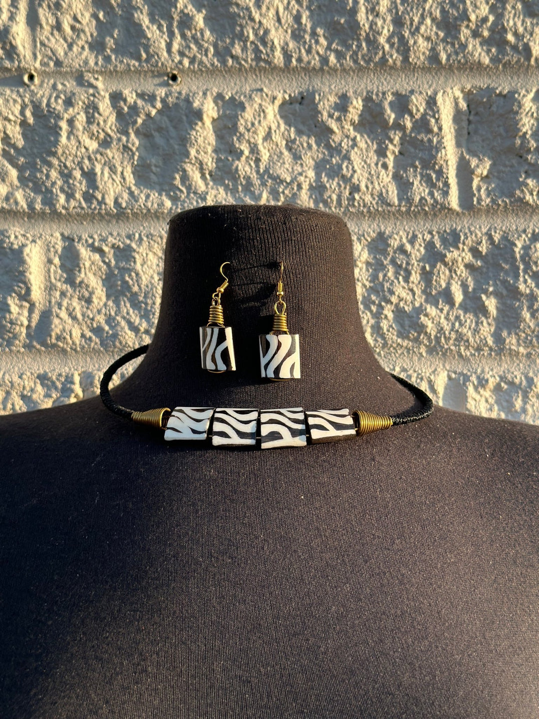 Sample : Zebra Essence Necklace and Earring Set - Trufacebygrace