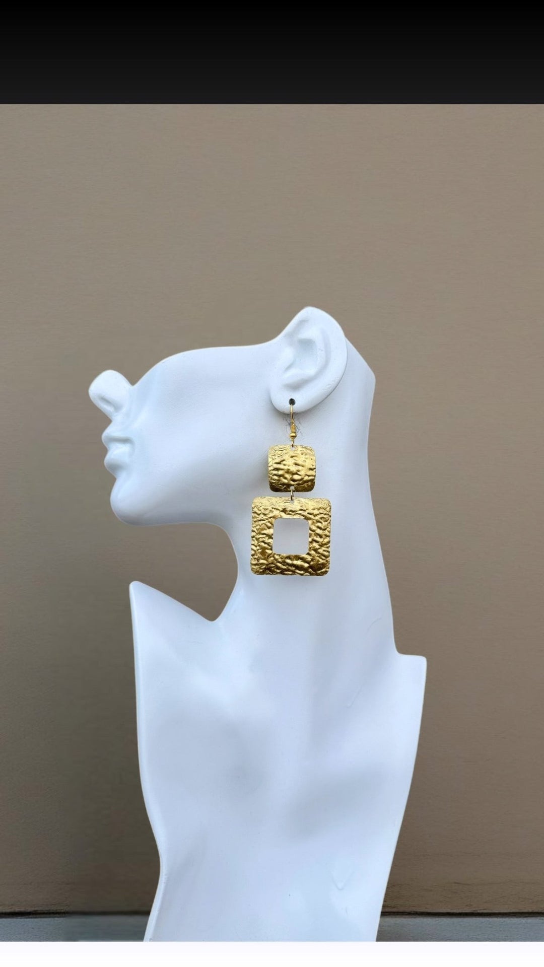 Sample : Zuri Gold Square Earrings - Trufacebygrace