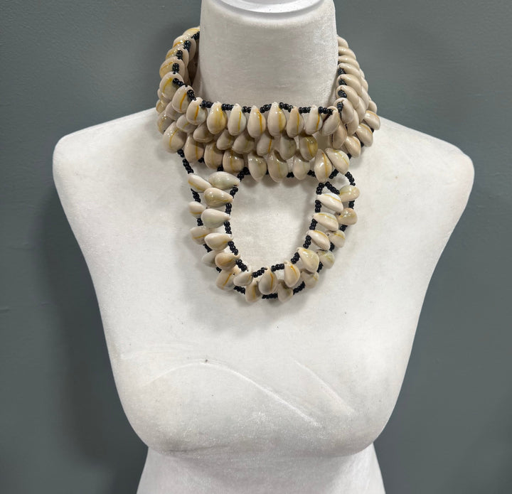 SIDEA cowry Shell choker - Trufacebygrace