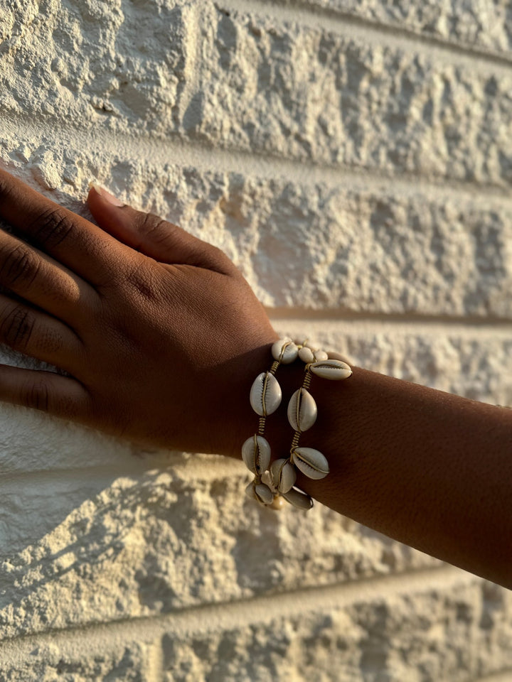 Simple Cowry shell bracelet - Trufacebygrace