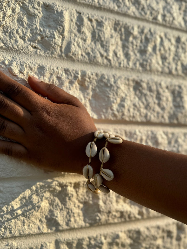 Simple Cowry shell bracelet - Trufacebygrace