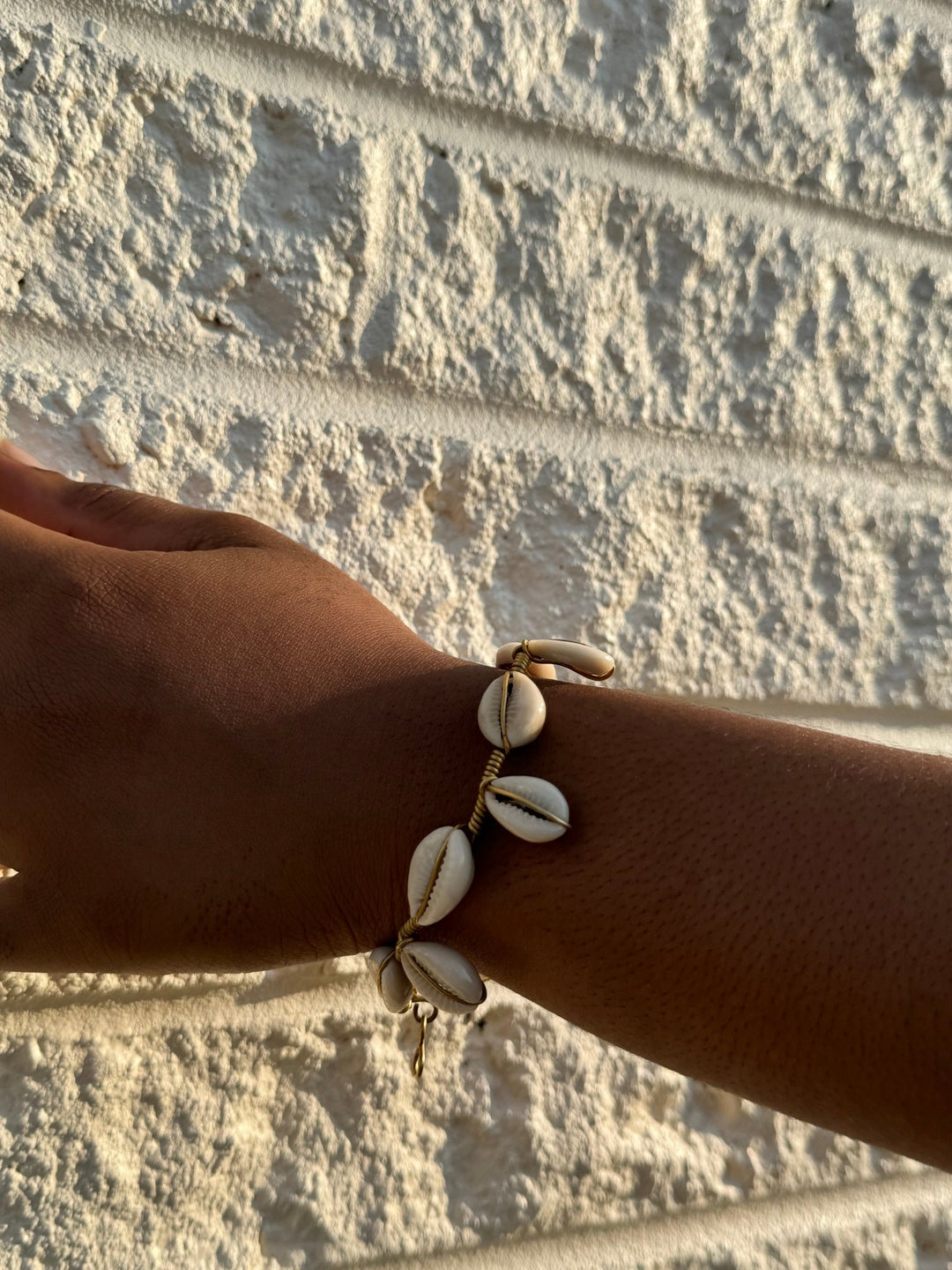 Simple Cowry shell bracelet - Trufacebygrace