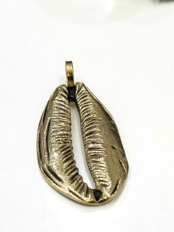 Supersized Cowry Pendant - Trufacebygrace