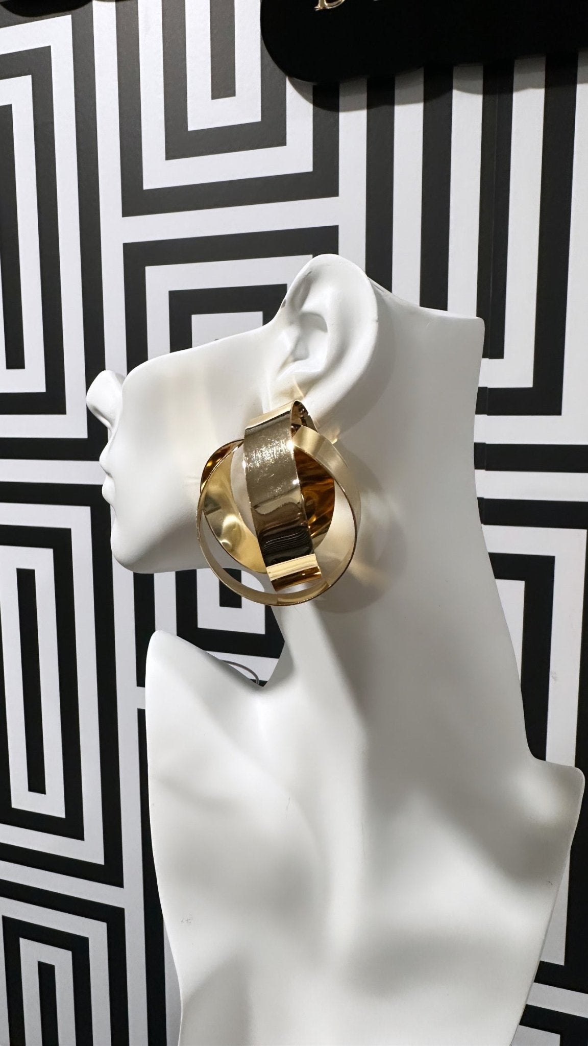 TwistBold Stud Earrings - Trufacebygrace