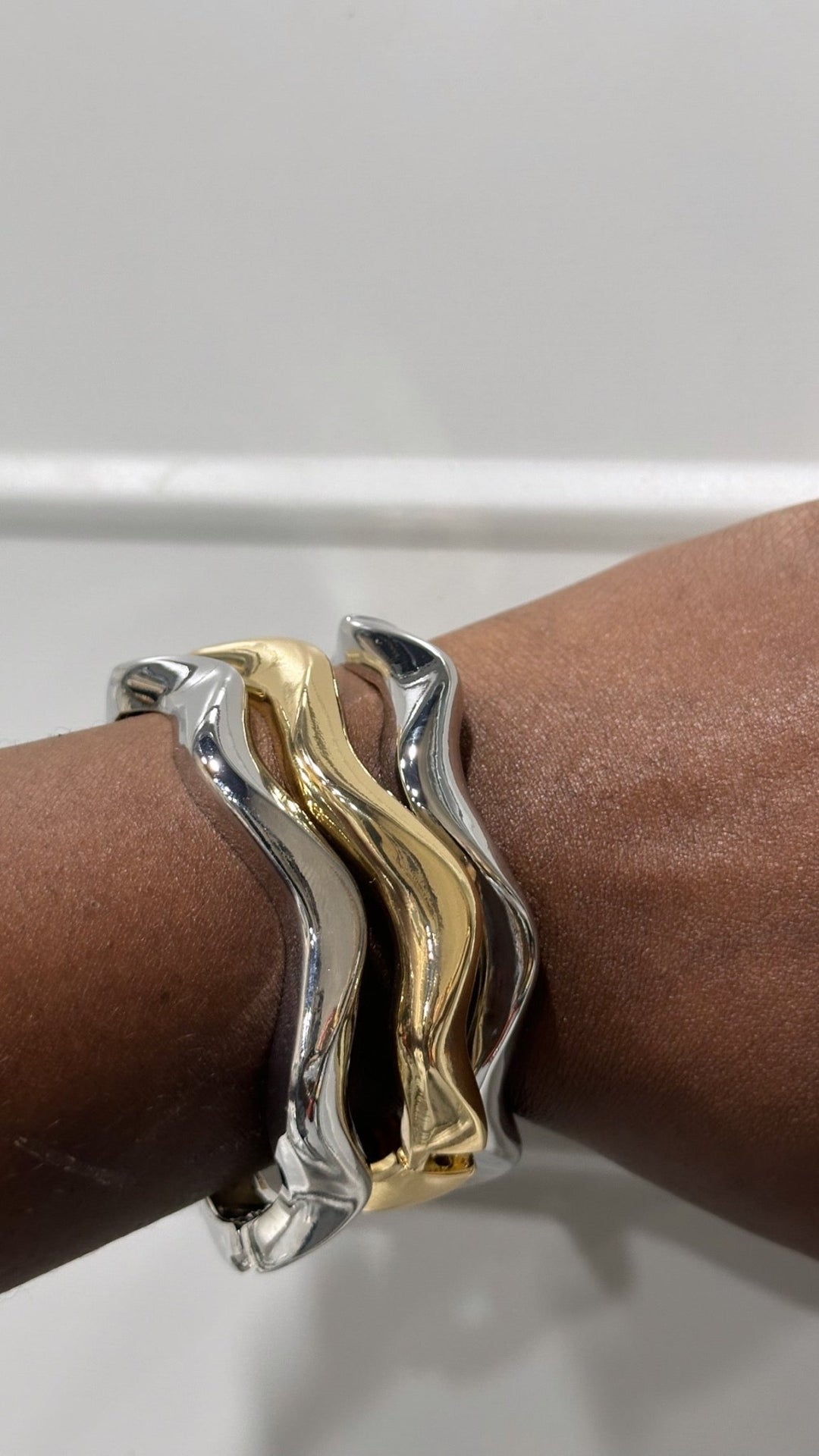 Wavy lightweight Bangles set - Trufacebygrace