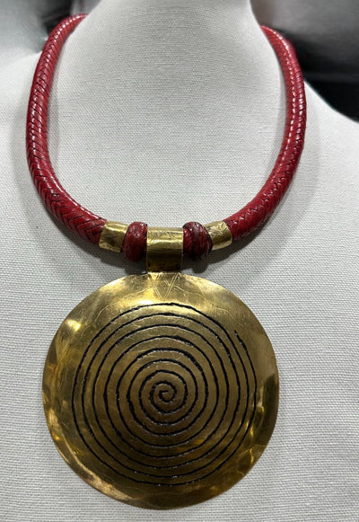 Hqawa Leather and Bronze pendants necklace
