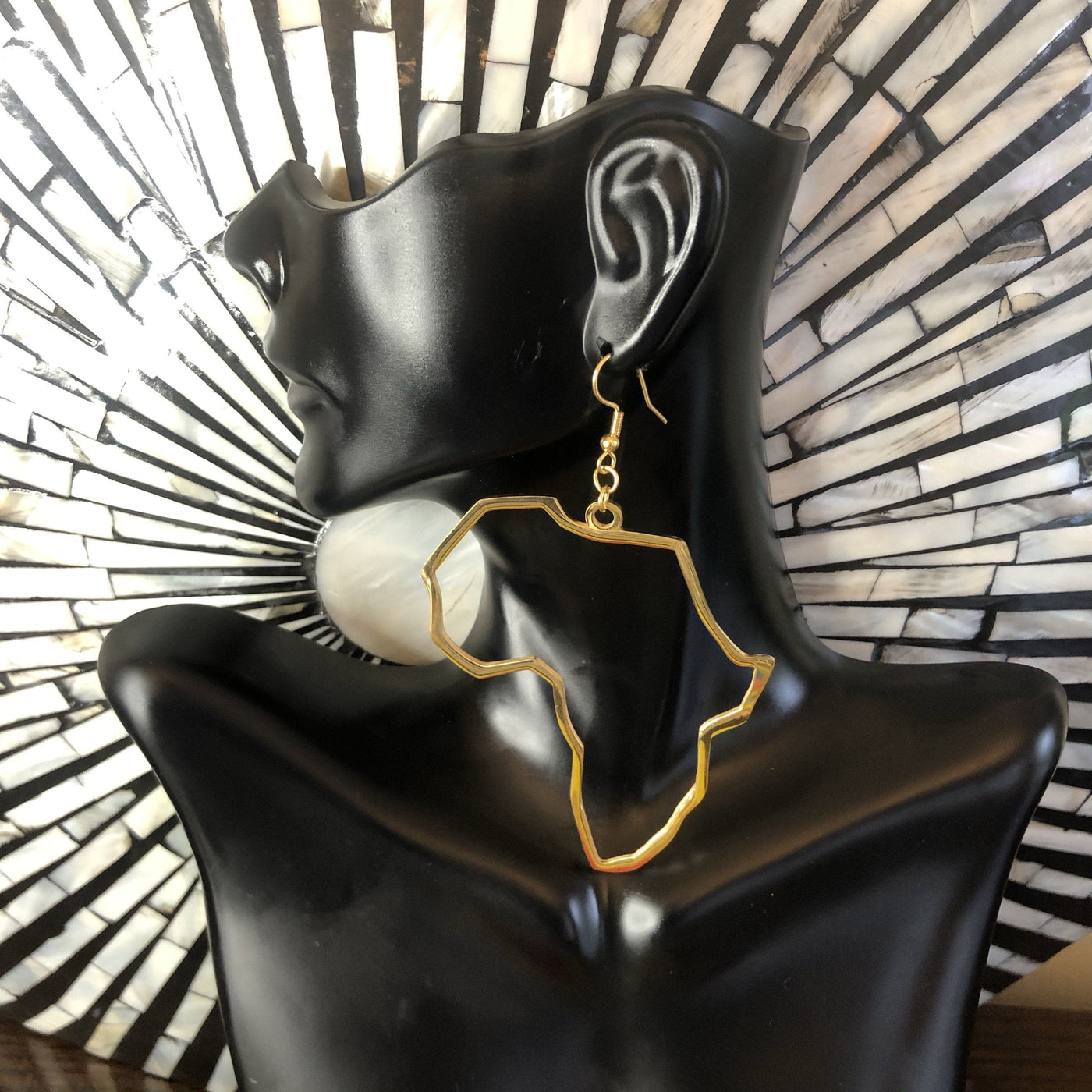 Africa Map Dangling Earrings - Gold - Trufacebygrace